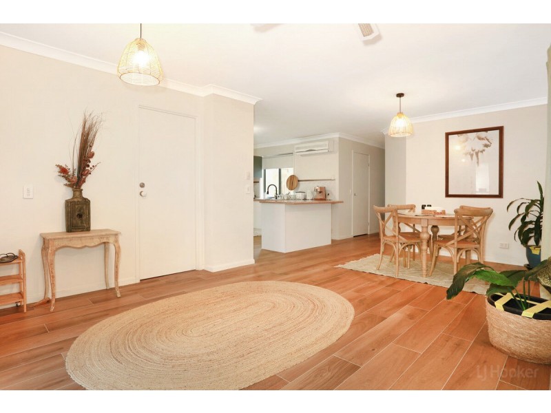 2/102 Greenacre Drive, Parkwood QLD 4214