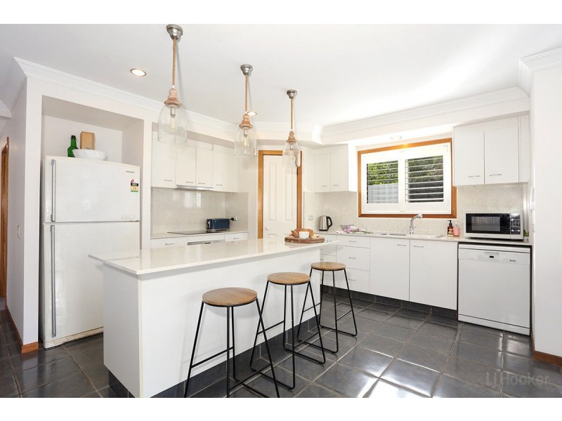 4 Clematis Avenue, Hollywell QLD 4216