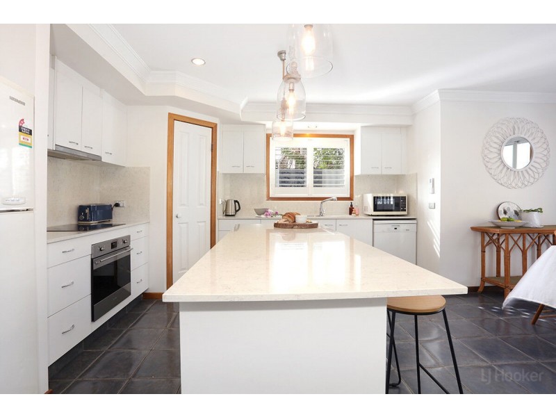 4 Clematis Avenue, Hollywell QLD 4216