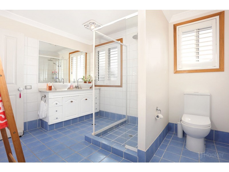 4 Clematis Avenue, Hollywell QLD 4216