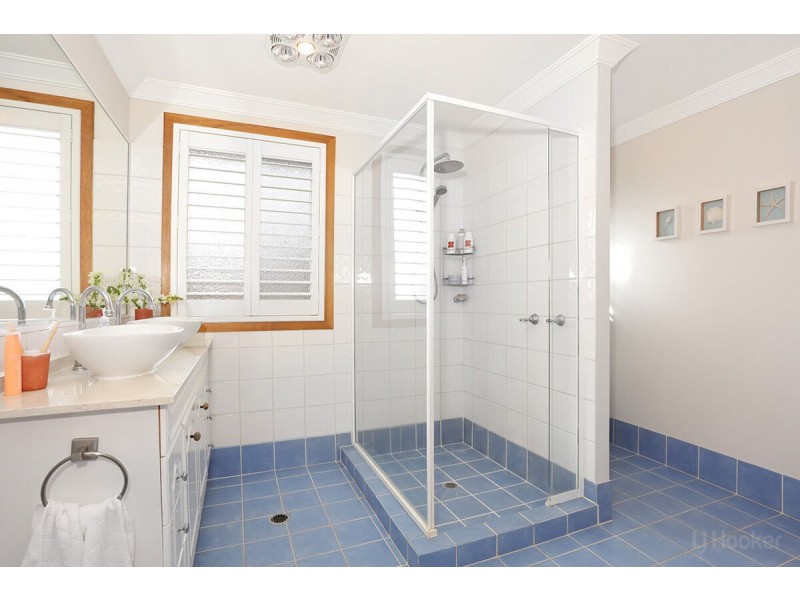 4 Clematis Avenue, Hollywell QLD 4216