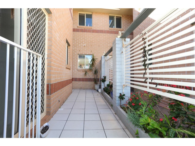6/427 Pine Ridge Road, Runaway Bay QLD 4216