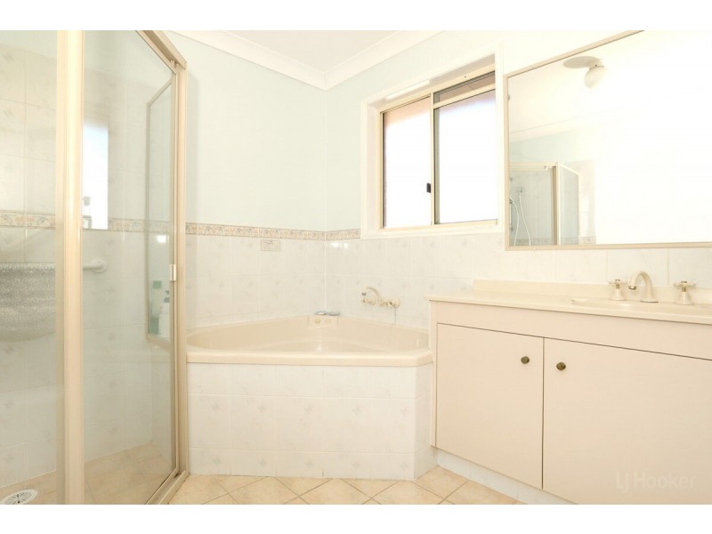 6/427 Pine Ridge Road, Runaway Bay QLD 4216