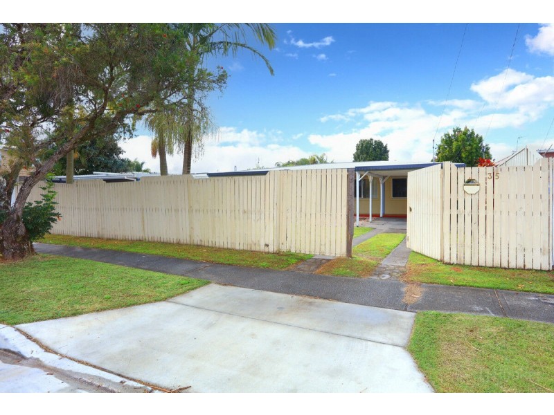 35 Jacaranda Avenue, Hollywell QLD 4216
