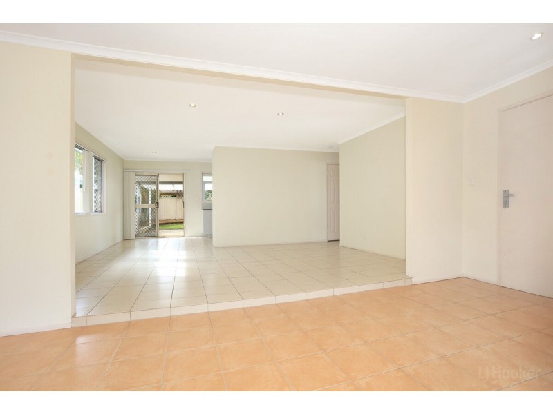 35 Jacaranda Avenue, Hollywell QLD 4216