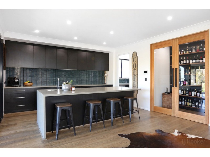 3 Skippers Place, Coomera Waters QLD 4209