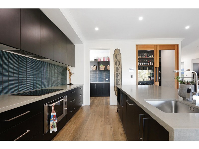 3 Skippers Place, Coomera Waters QLD 4209