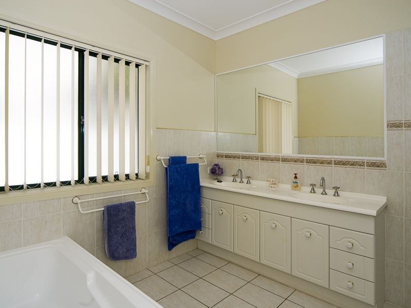 55 Tranquility Circuit, Helensvale QLD 4212