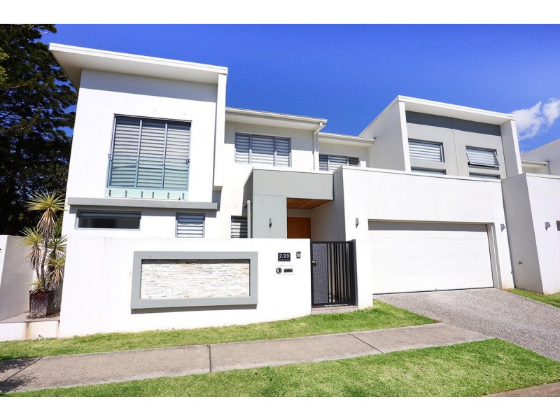 2/20 Nevenia Street, Labrador QLD 4215