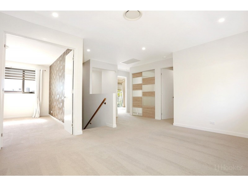 2/20 Nevenia Street, Labrador QLD 4215