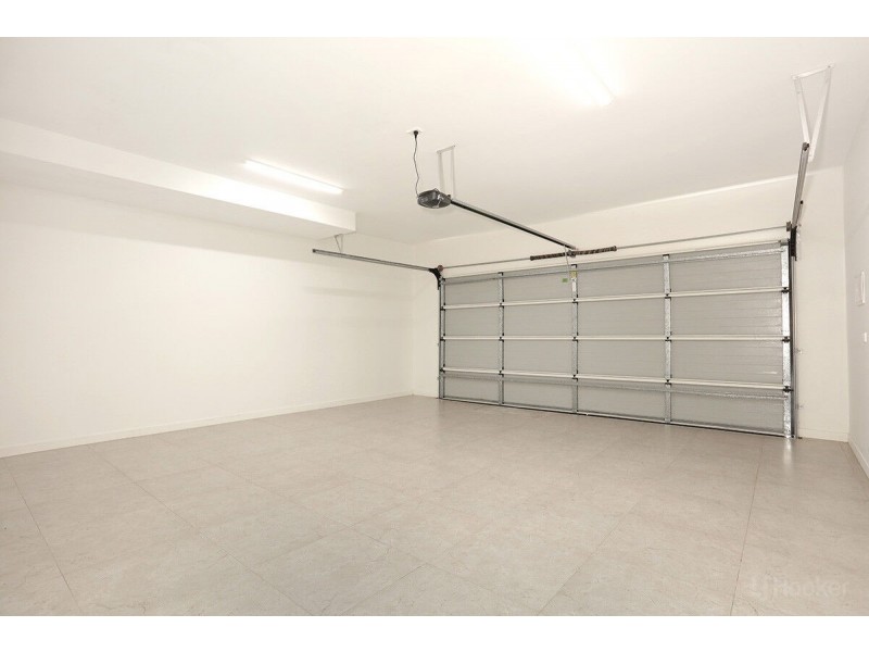 2/20 Nevenia Street, Labrador QLD 4215