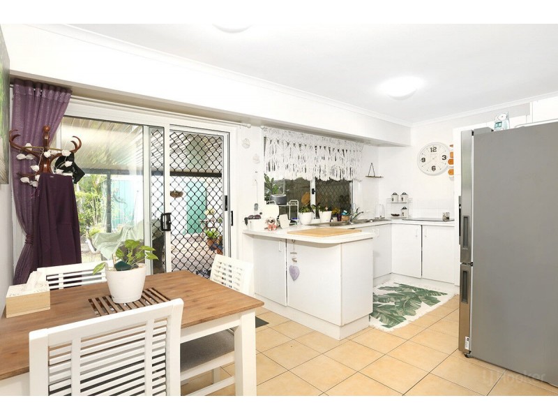 2/18 Kangaroo Avenue, Coombabah QLD 4216