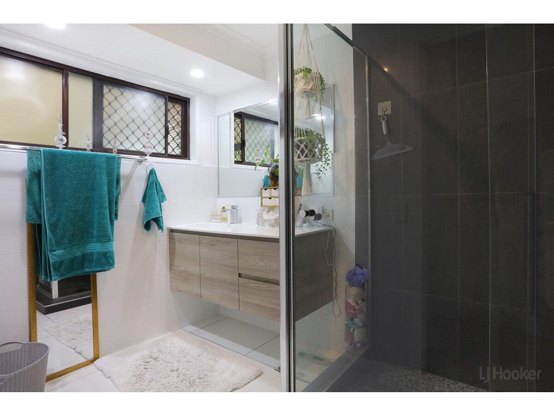 2/18 Kangaroo Avenue, Coombabah QLD 4216