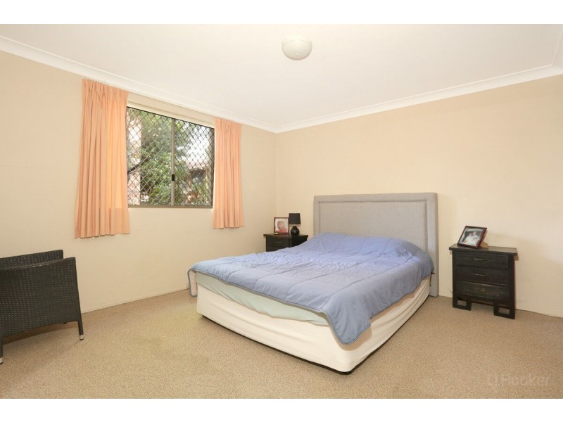 2/175 Muir Street, Labrador QLD 4215