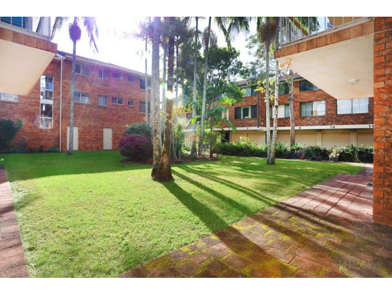 2/175 Muir Street, Labrador QLD 4215