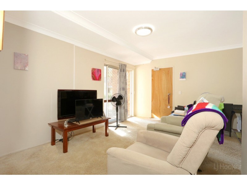 2/175 Muir Street, Labrador QLD 4215