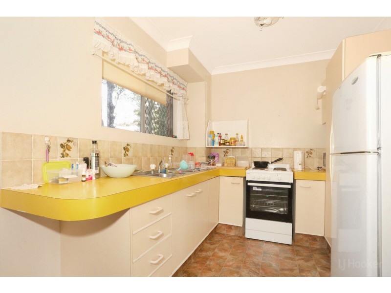 2/175 Muir Street, Labrador QLD 4215