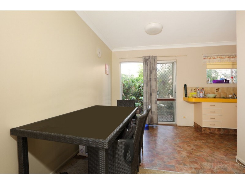 2/175 Muir Street, Labrador QLD 4215