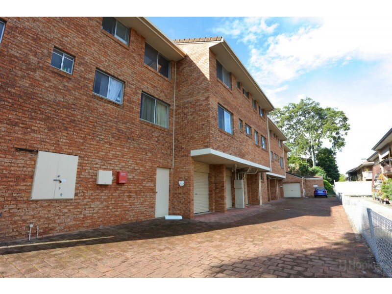 2/175 Muir Street, Labrador QLD 4215