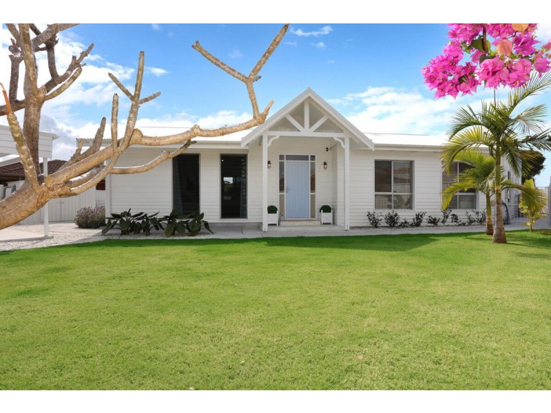 11 Wendoree Way, Coombabah QLD 4216