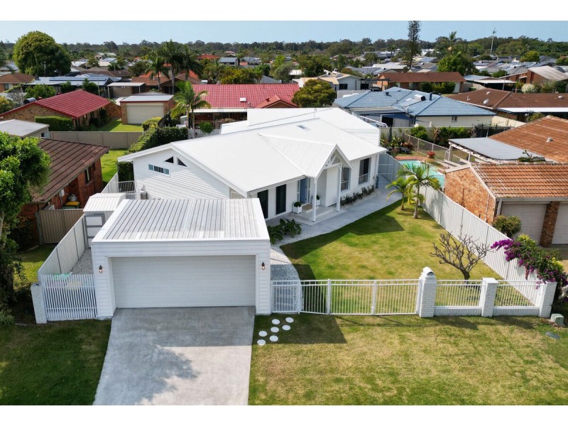 11 Wendoree Way, Coombabah QLD 4216
