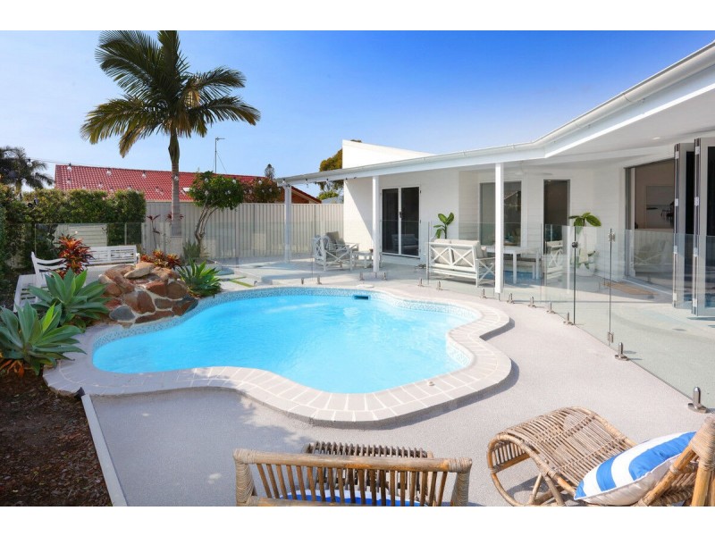 11 Wendoree Way, Coombabah QLD 4216