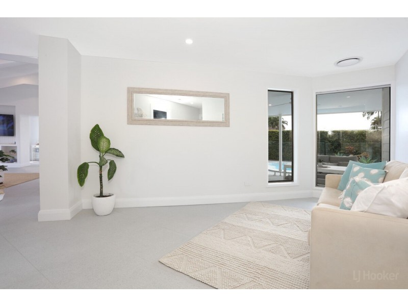 11 Wendoree Way, Coombabah QLD 4216