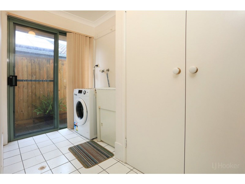 2/102 Greenacre Drive, Parkwood QLD 4214