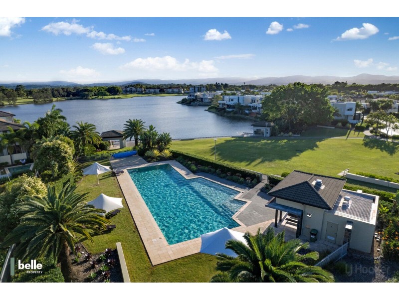 5215 Harbourview Drive, Hope Island QLD 4212