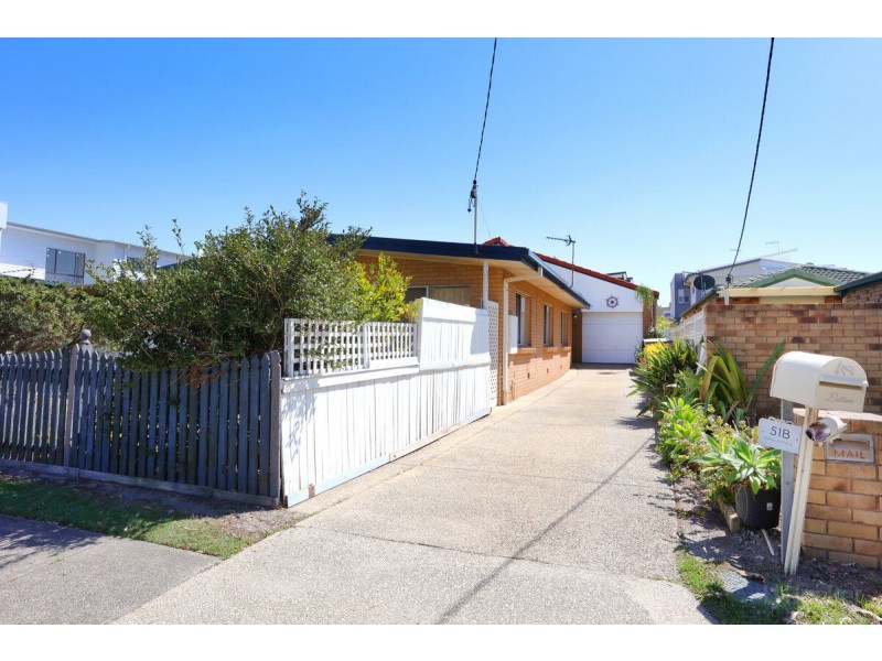 2/51 Errol Avenue, Paradise Point QLD 4216