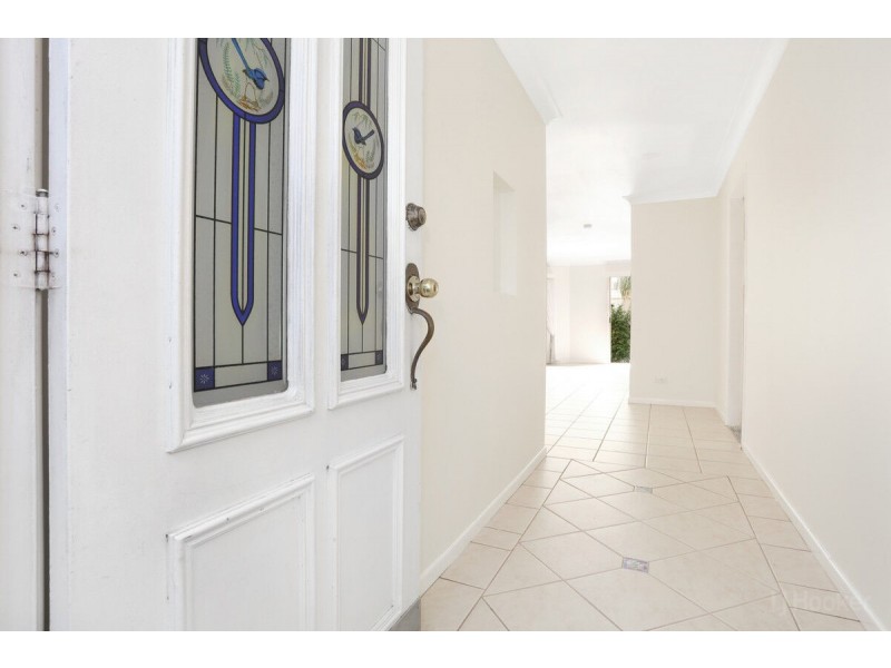 2/51 Errol Avenue, Paradise Point QLD 4216