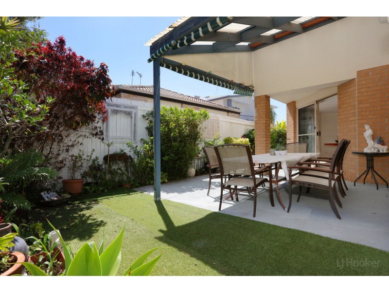 2/51 Errol Avenue, Paradise Point QLD 4216