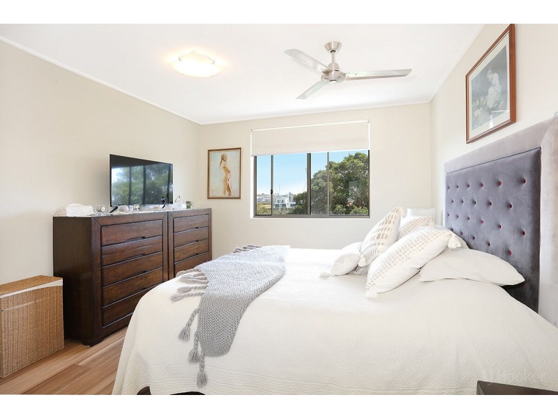 533/64 Sickle Avenue, Hope Island QLD 4212