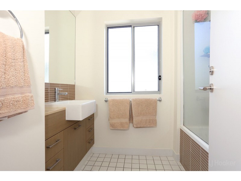 533/64 Sickle Avenue, Hope Island QLD 4212