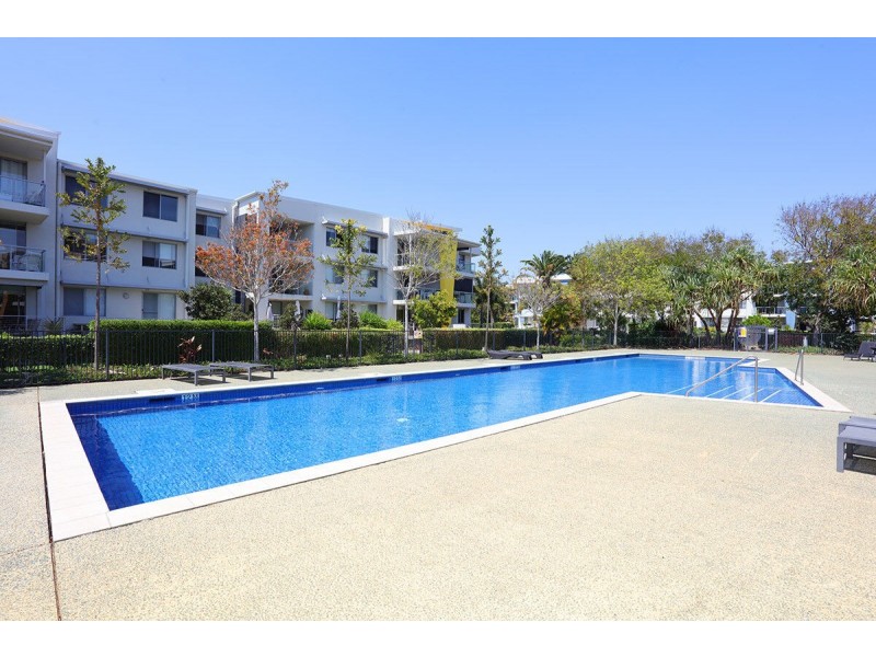 533/64 Sickle Avenue, Hope Island QLD 4212