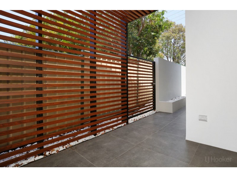 1/451 Pine Ridge Road, Runaway Bay QLD 4216