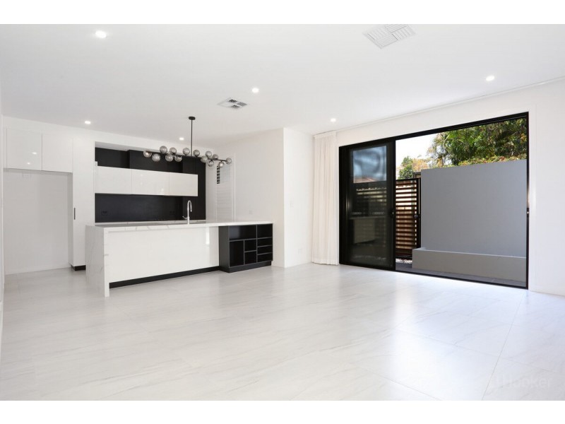 1/451 Pine Ridge Road, Runaway Bay QLD 4216