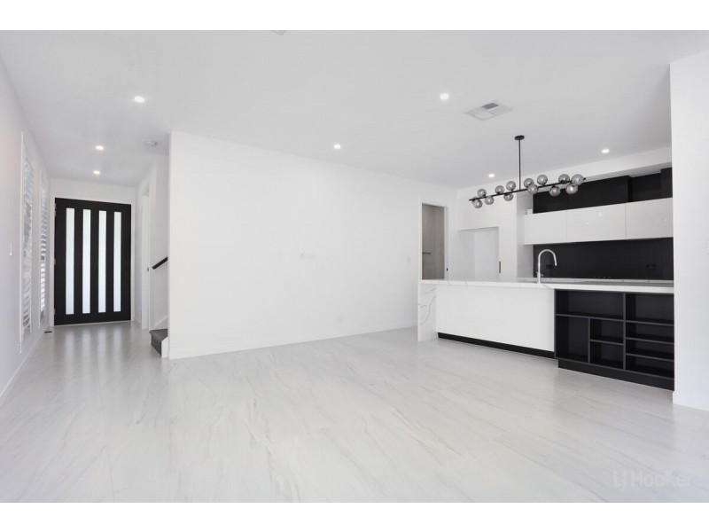 1/451 Pine Ridge Road, Runaway Bay QLD 4216