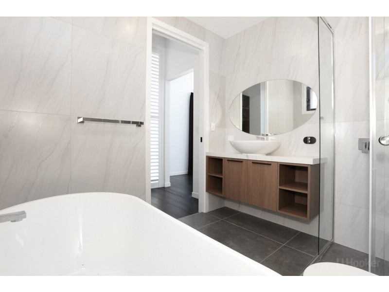 1/451 Pine Ridge Road, Runaway Bay QLD 4216