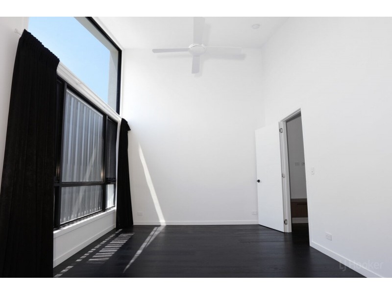 1/451 Pine Ridge Road, Runaway Bay QLD 4216