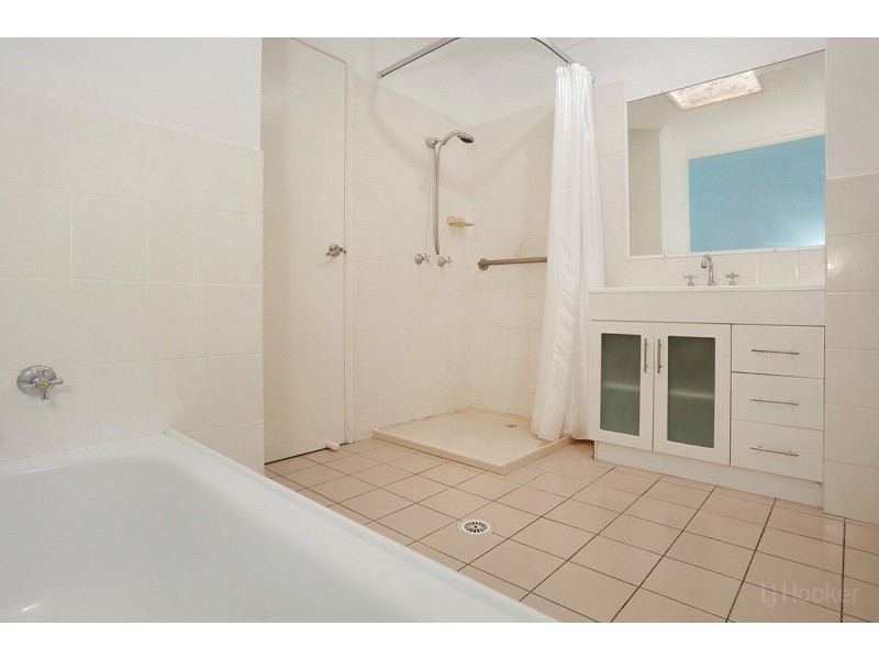 28/461 Pine Ridge Road, Runaway Bay QLD 4216