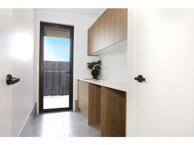 15 Riverina Court, Nerang QLD 4211