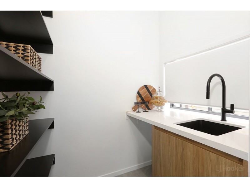 15 Riverina Court, Nerang QLD 4211