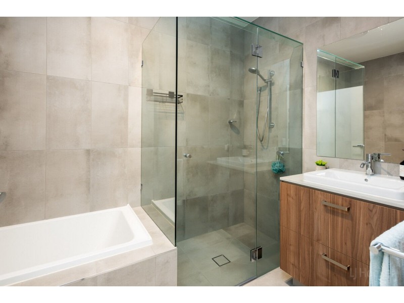 29/1 Lyra Avenue, Hope Island QLD 4212