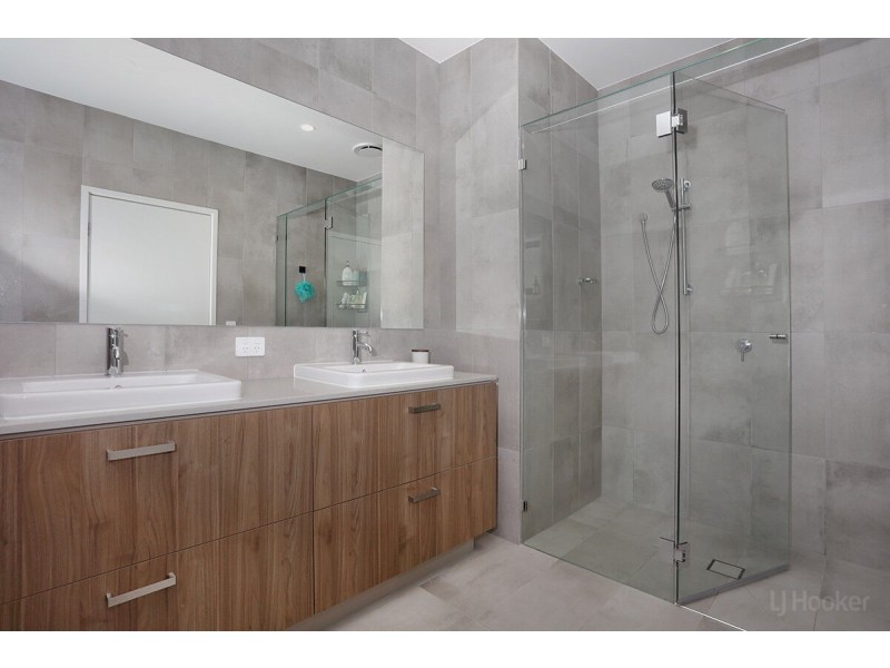 29/1 Lyra Avenue, Hope Island QLD 4212