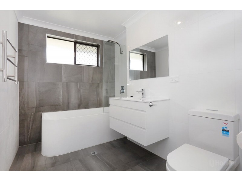 54 Nalkari Street, Coombabah QLD 4216