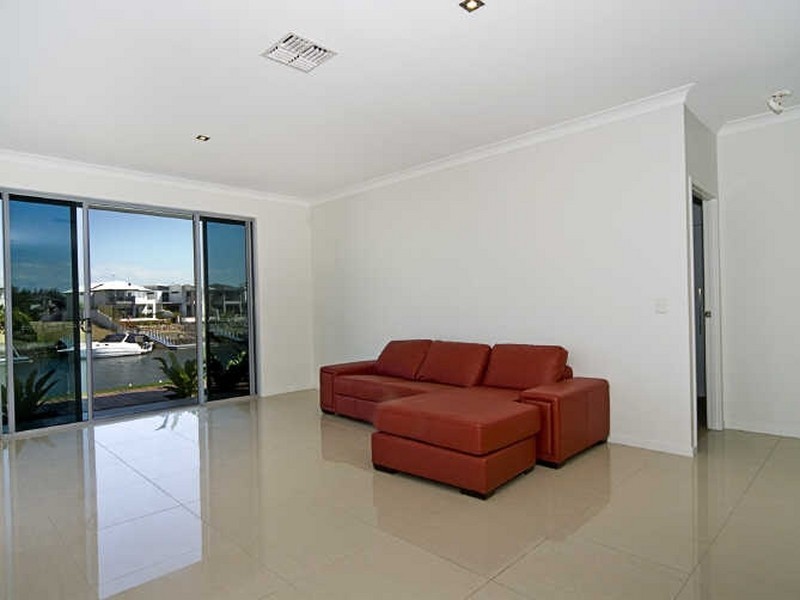 20 Quayside Drive, Helensvale QLD 4212