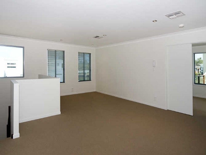 20 Quayside Drive, Helensvale QLD 4212