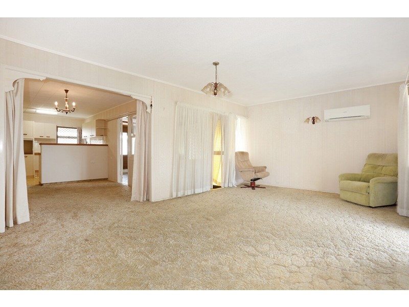 22 Burrows Street, Biggera Waters QLD 4216