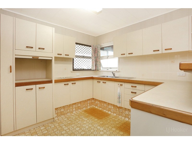22 Burrows Street, Biggera Waters QLD 4216